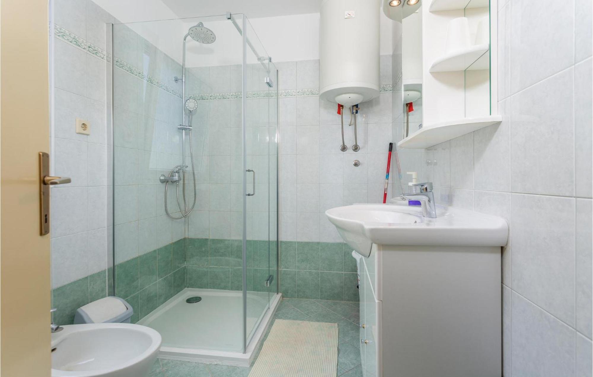 Lovely Apartment In Krk With Kitchen Brzac 外观 照片