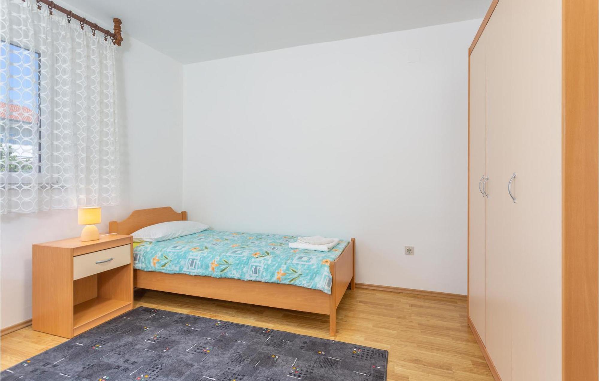 Lovely Apartment In Krk With Kitchen Brzac 外观 照片