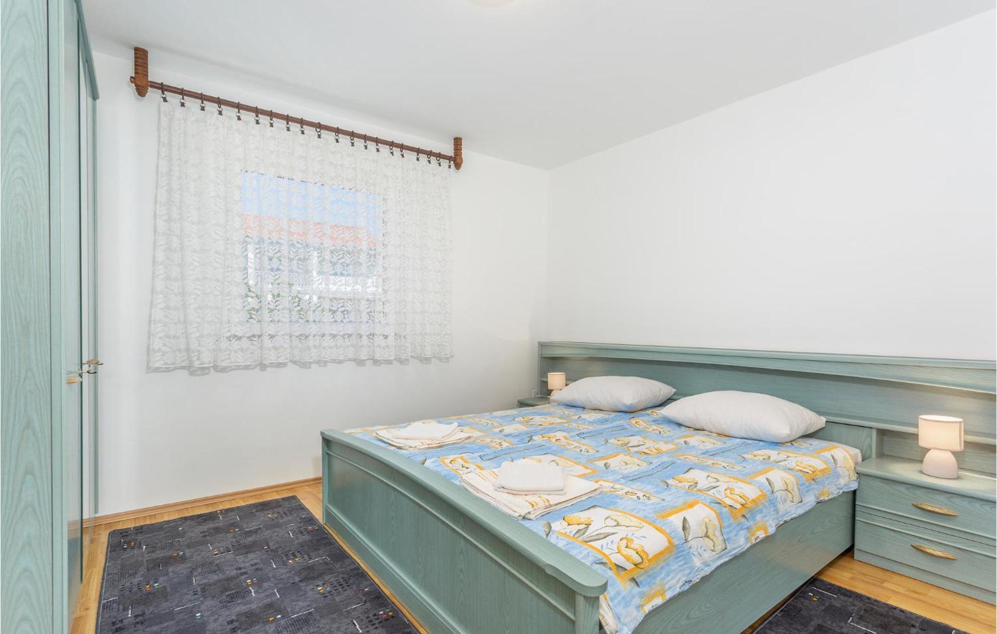 Lovely Apartment In Krk With Kitchen Brzac 外观 照片