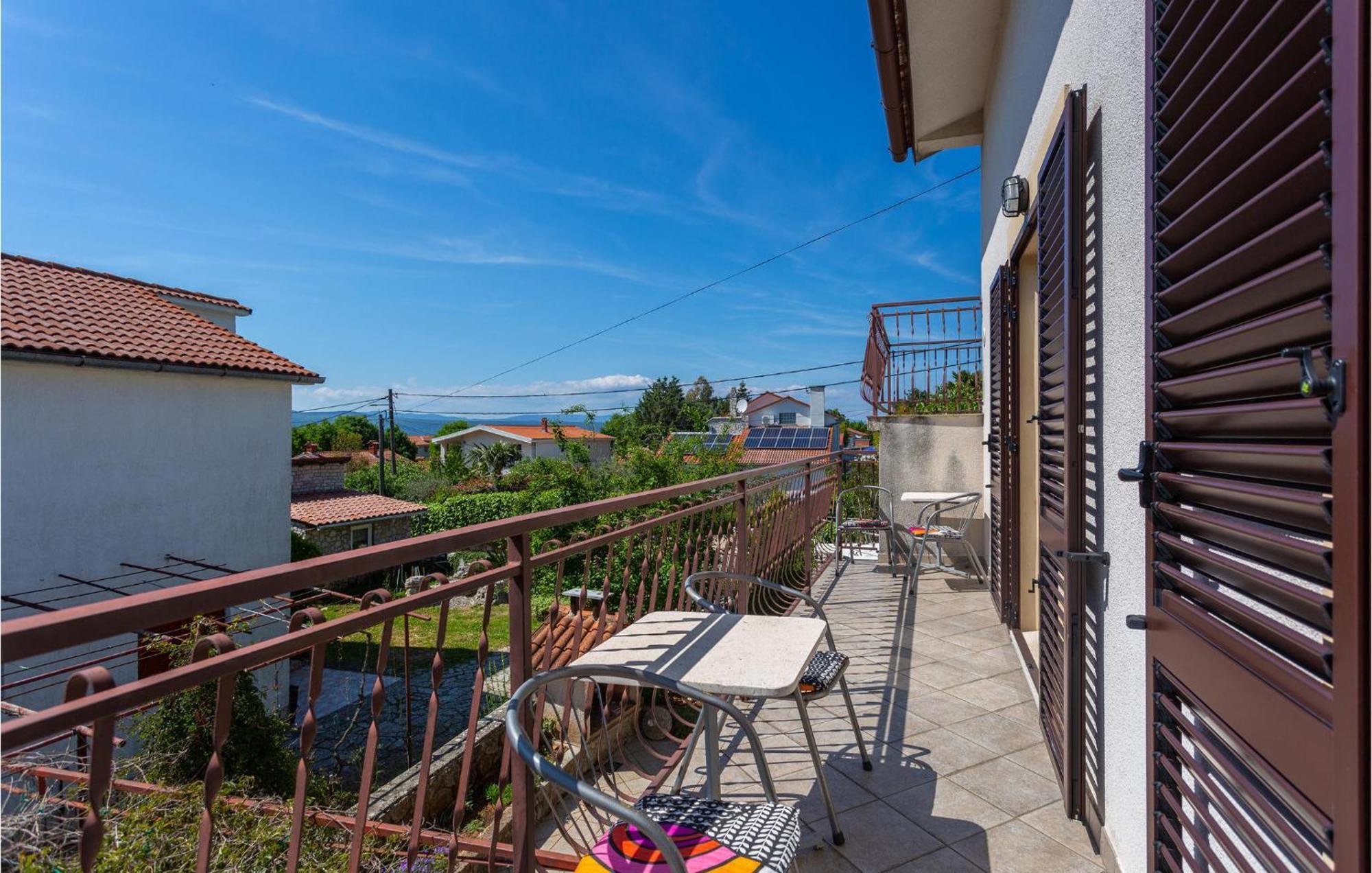 Lovely Apartment In Krk With Kitchen Brzac 外观 照片